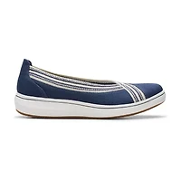 Clarks Cloudsteppers Breezesky Air Womens Round Slip-On Shoe