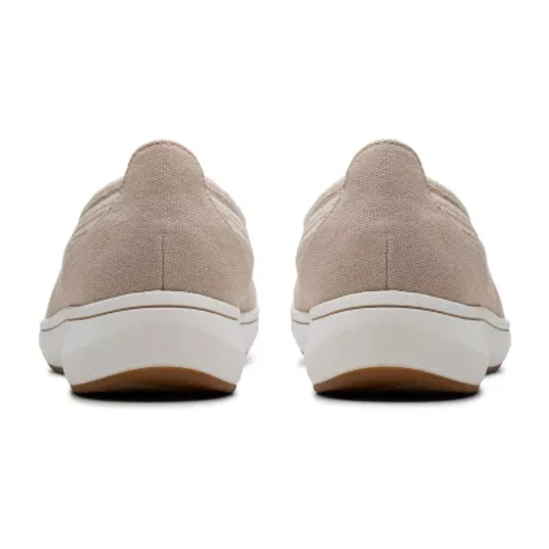 Clarks Cloudsteppers Breezesky Air Womens Round Slip-On Shoe