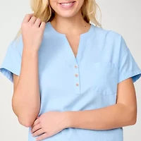 Free Country Womens Split Crew Neck Short Sleeve Fitted Loose Fit Stretch Fabric Button-Down Shirt