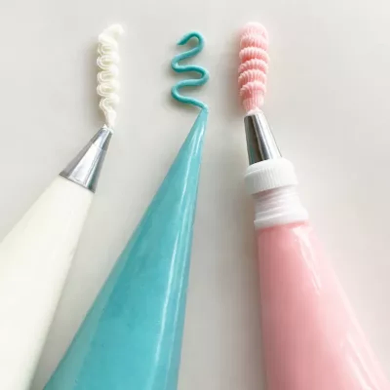 R&M International Llc Cake Decorating Kit