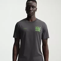 Nike Mens Crew Neck Short Sleeve Classic Fit Graphic T-Shirt