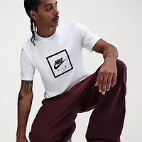 Nike Mens Crew Neck Short Sleeve Classic Fit Graphic T-Shirt