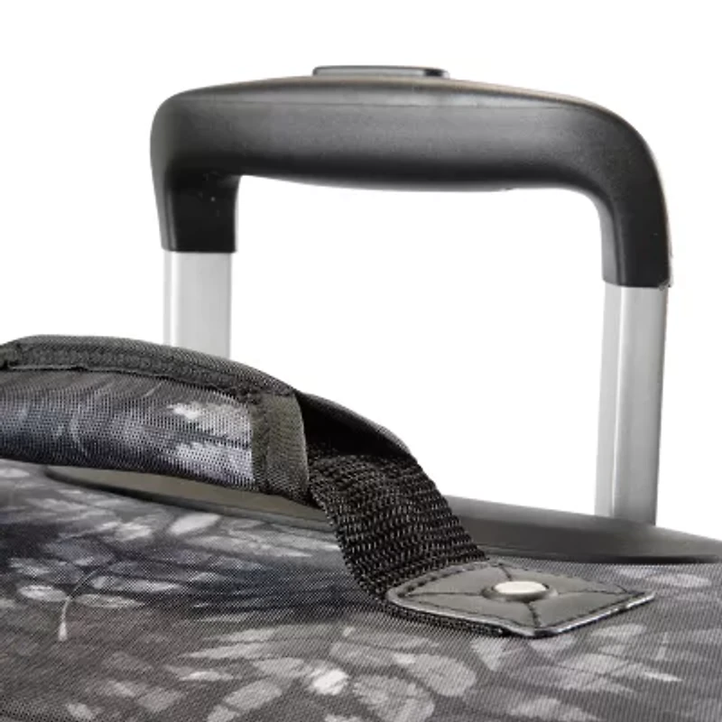 Skyway Everett 28 Inch Softside Lightweight Checked Spinner Luggage