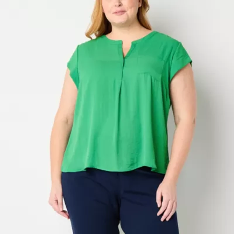 Liz Claiborne Womens Plus Split Crew Neck Cap Short Sleeve Regular Fit Button-Down Shirt