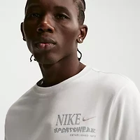 Nike Mens Crew Neck Short Sleeve Classic Fit Graphic T-Shirt