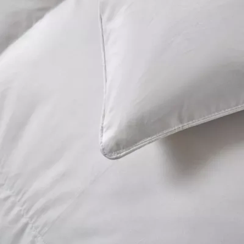 Serta 233 Thread Count All Seasons Warmth White Goose Feather And Down Fiber Comforter