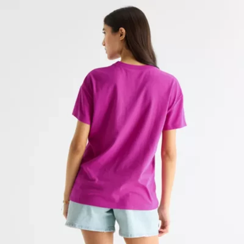 Airbrush Stitch Boyfriend Tee Womens Juniors Crew Neck Short Sleeve Graphic T-Shirt