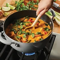 Rachael Ray® Classic Brights 5-Quart Covered Nonstick Casserole Dish