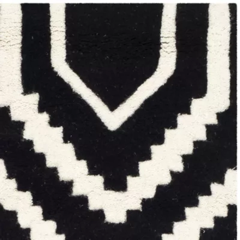 Safavieh Cyrus Geometric Rectangular Area Rug