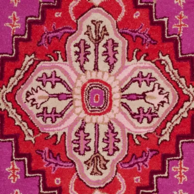 Safavieh Nathaniel Traditional Rug