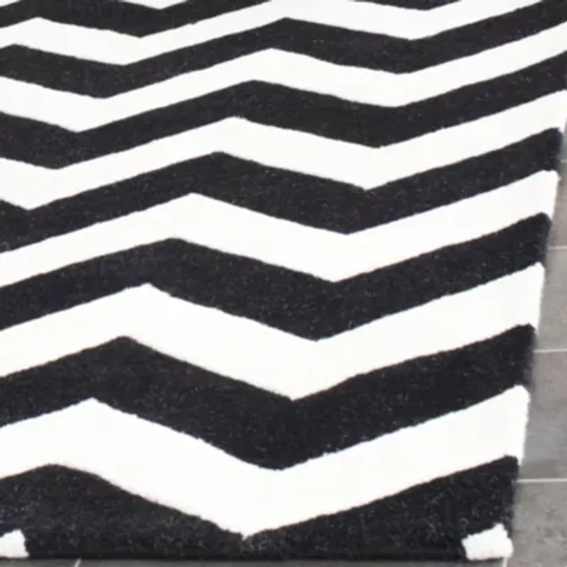 Safavieh Darrell Chevron Area Rug