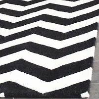 Safavieh Darrell Chevron Area Rug