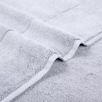 Liz Claiborne Signature Plush Bath Towel