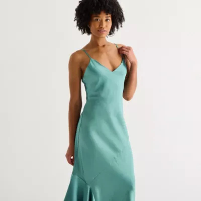 Emerald Sundae Womens Juniors Sleeveless Midi Slip Dress