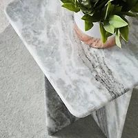 Signature Design By Ashley Keithwell Square End Table