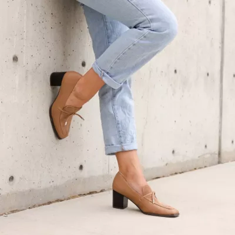 Journee Collection Crawford Womens Square Stacked Heel Pumps