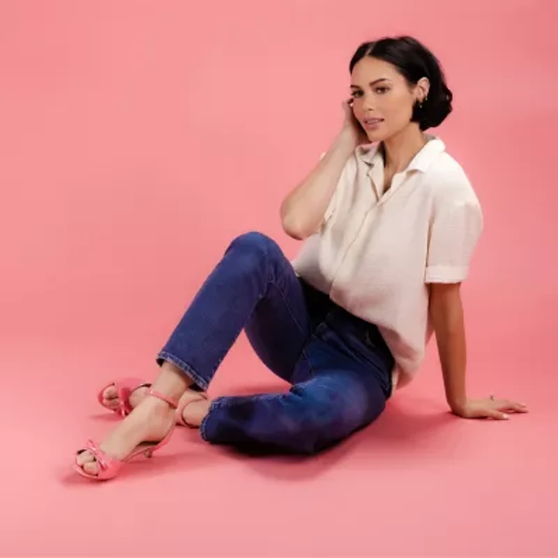 Journee Collection Jennifer Womens Round Open Toe Kitten Heel Pumps