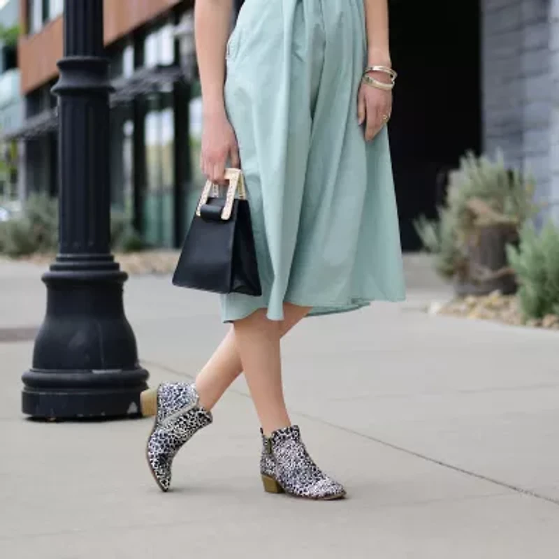 Journee Collection Womens Rebel Booties Block Heel