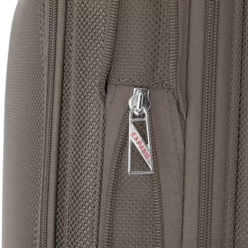 Total Travelware Charleston 20 Inch Softside Expandable Lightweight Carry-On Spinner Luggage