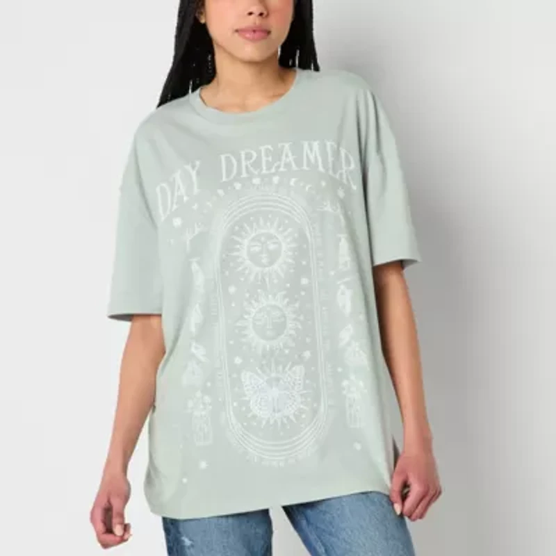 New World Day Dreamer Oversized Tee Womens Crew Neck Short Sleeve Loose Fit Juniors Graphic T-Shirt