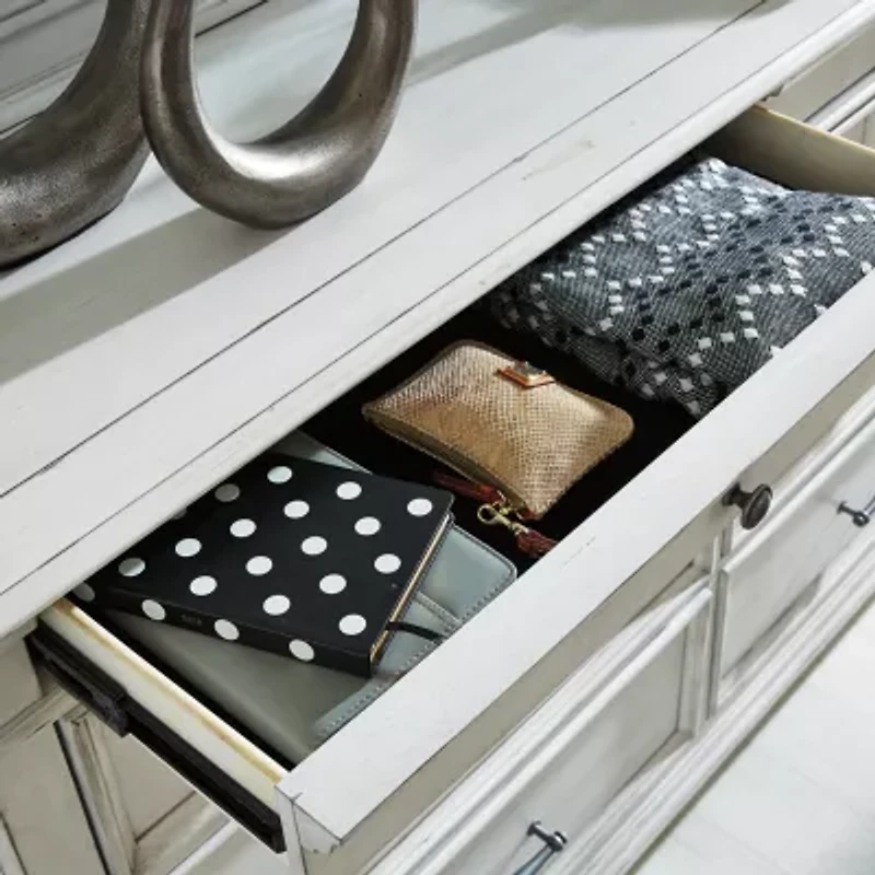 Signature Design by Ashley® Kaelyn 7-Drawer Dresser