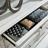 Signature Design by Ashley® Kaelyn 7-Drawer Dresser