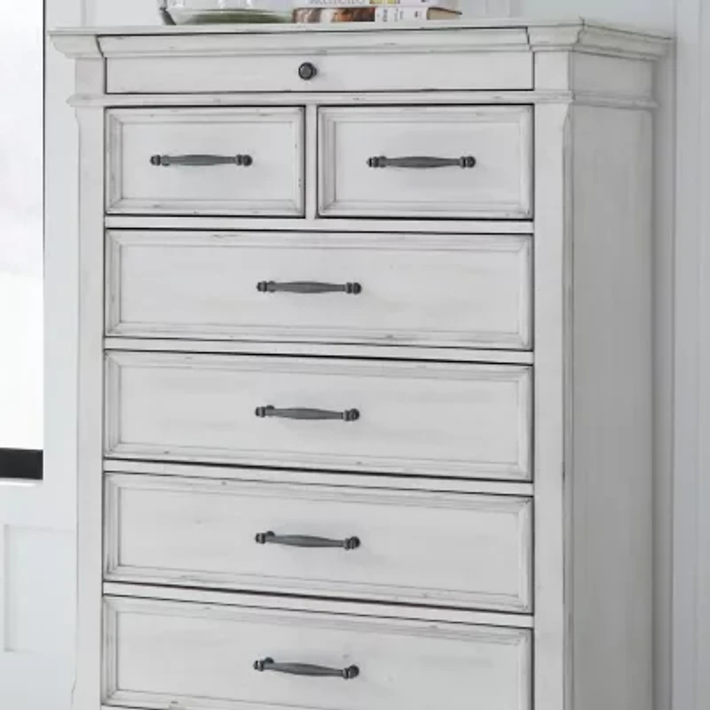 Signature Design by Ashley® Kaelyn 7-Drawer Chest
