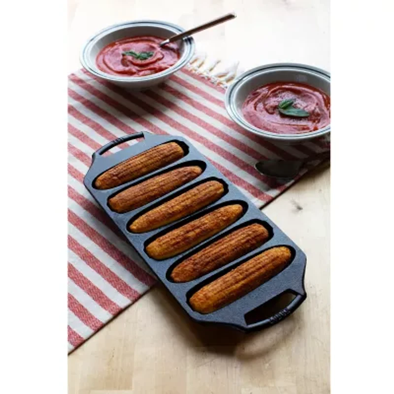 Lodge Cookware 6 Stick Cornstick Baking Dish