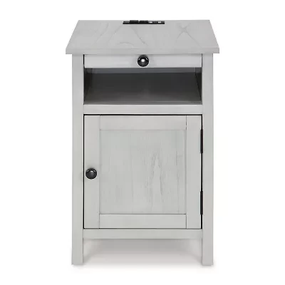 Signature Design By Ashley Treytown Chairside Table