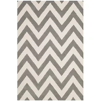 Safavieh Kids Collection Deborah Geometric Area Rug