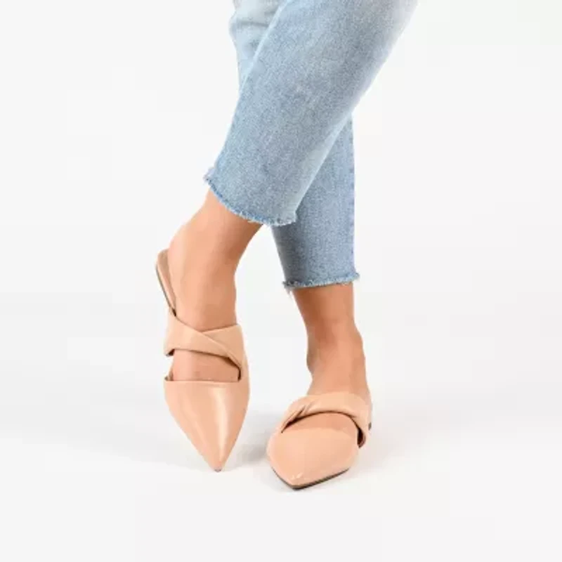 Journee Collection Enniss Womens Pointed Closed Toe Mules