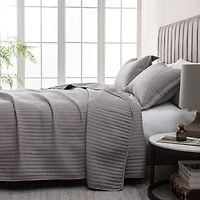 Linery Detailed Channel Stitch Reversible Quilt Set