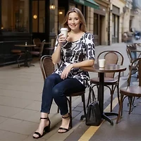 24seven Comfort Apparel Womens Scoop Neck Elbow Sleeve Tunic Top