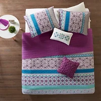 Intelligent Design Adley Reversible Quilt Set With Throw Pillows