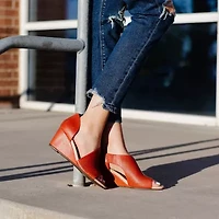 Journee Collection Aretha Womens Round Peep Toe Wedge Heel Pumps