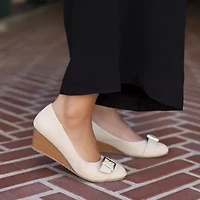 Journee Collection Graysn Womens Round Closed Toe Wedge Heel Pumps