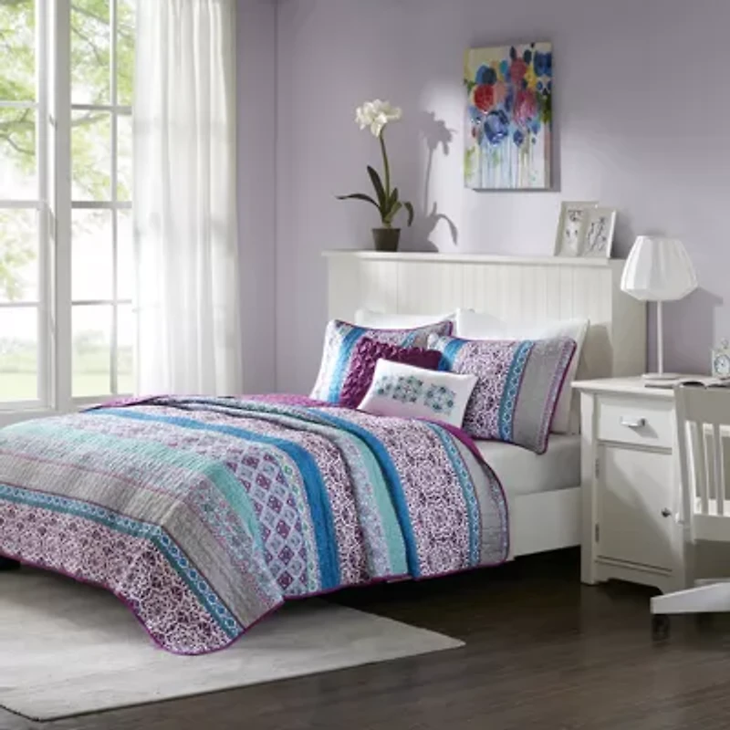 Intelligent Design Adley Reversible Quilt Set With Throw Pillows