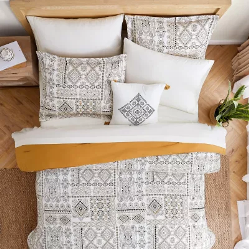 Modern Threads Isla Reversible Complete Bedding Set with Sheets