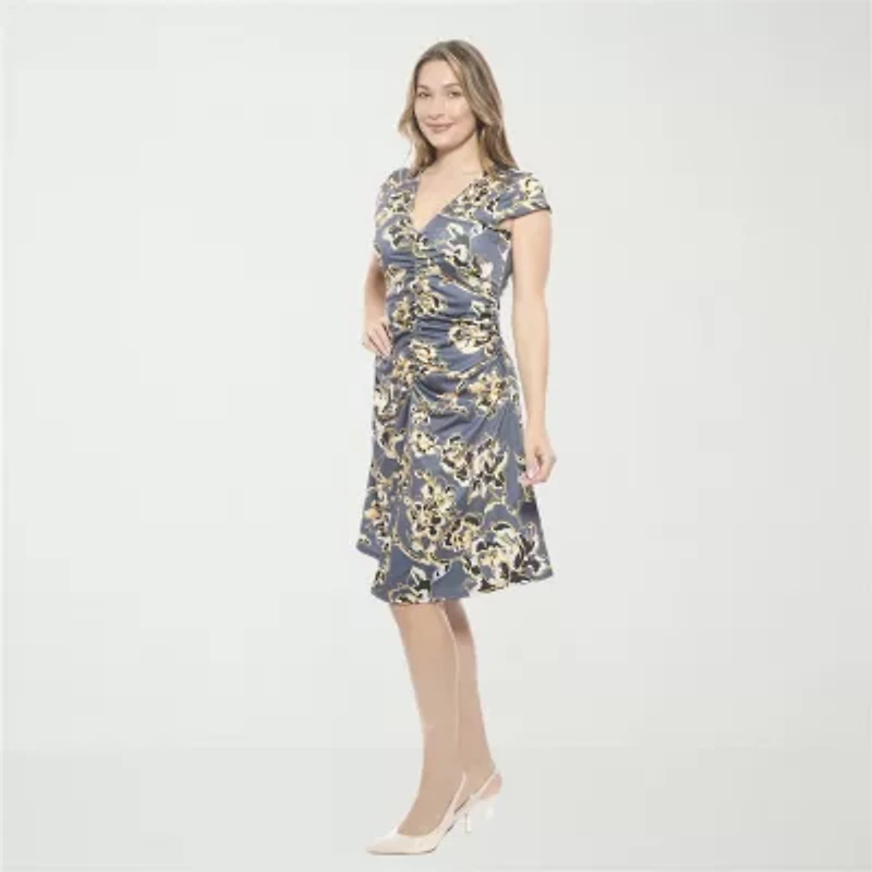 24seven Comfort Apparel Womens Short Sleeve Floral Wrap Dress
