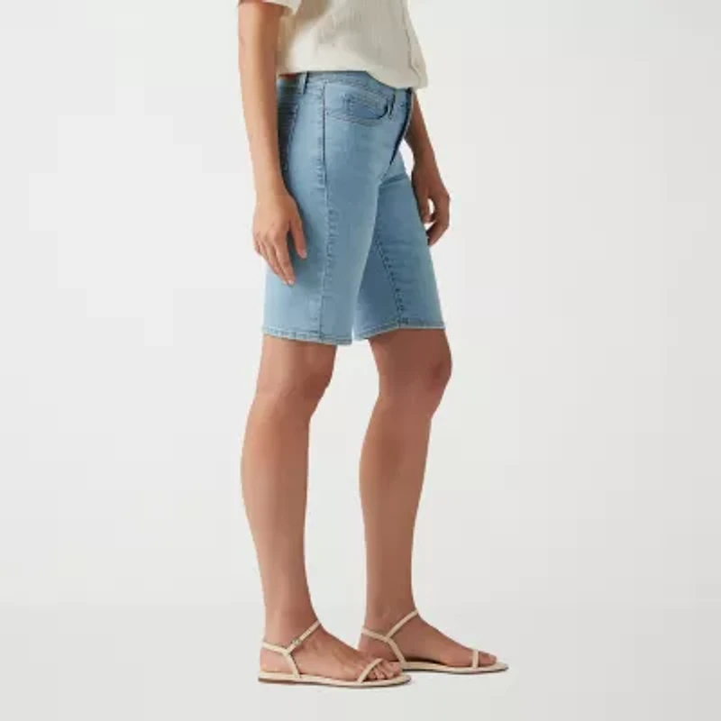 Levi's® Women's Shaping Mid Rise Bermuda Short