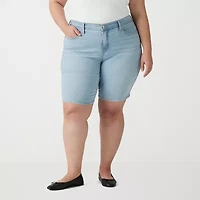 Levi's® Women's Plus Shaping Mid Rise Bermuda Short