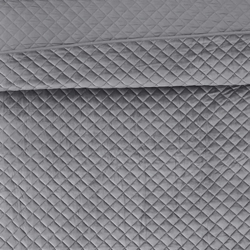 Royal Velvet Diamond Quilt Set