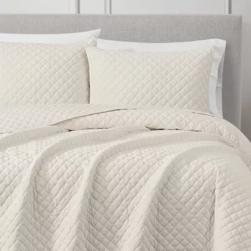 Royal Velvet Diamond Quilt Set