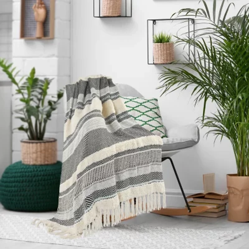 LR Home Eli Farmhouse Washable Throw