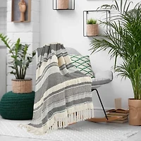 LR Home Eli Farmhouse Washable Throw