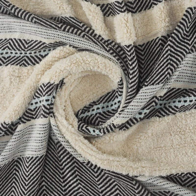LR Home Eli Farmhouse Washable Throw