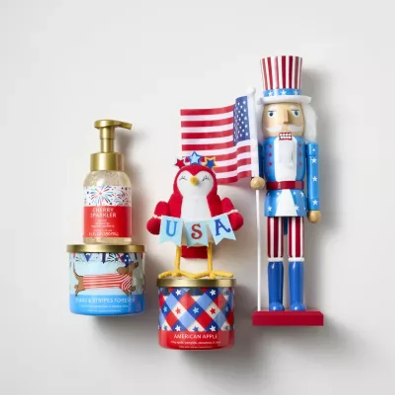 Distant Lands 14oz Stars & Stripes Forever 3-Wick Scented Jar Candle