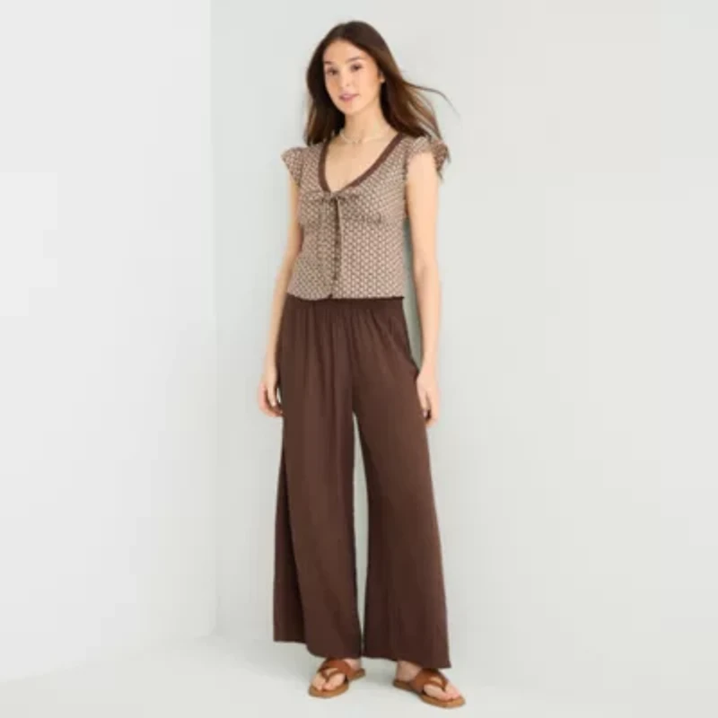 Arizona Womens Juniors V Neck Sleeveless Blouse