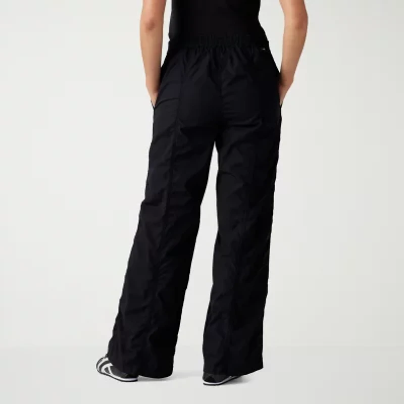 Levi's® Womens Mid Rise Wide Leg Cargo Pant
