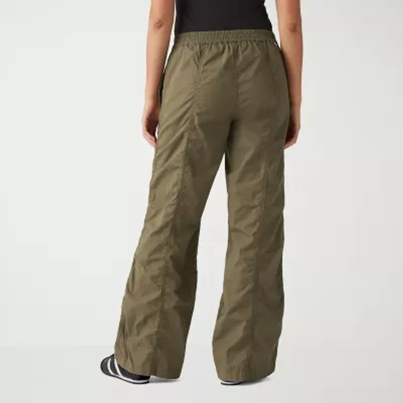 Levi's® Womens Mid Rise Wide Leg Cargo Pant